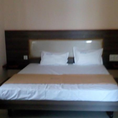 Hotel Meyyappaa Karaikkudi Ngoại thất bức ảnh