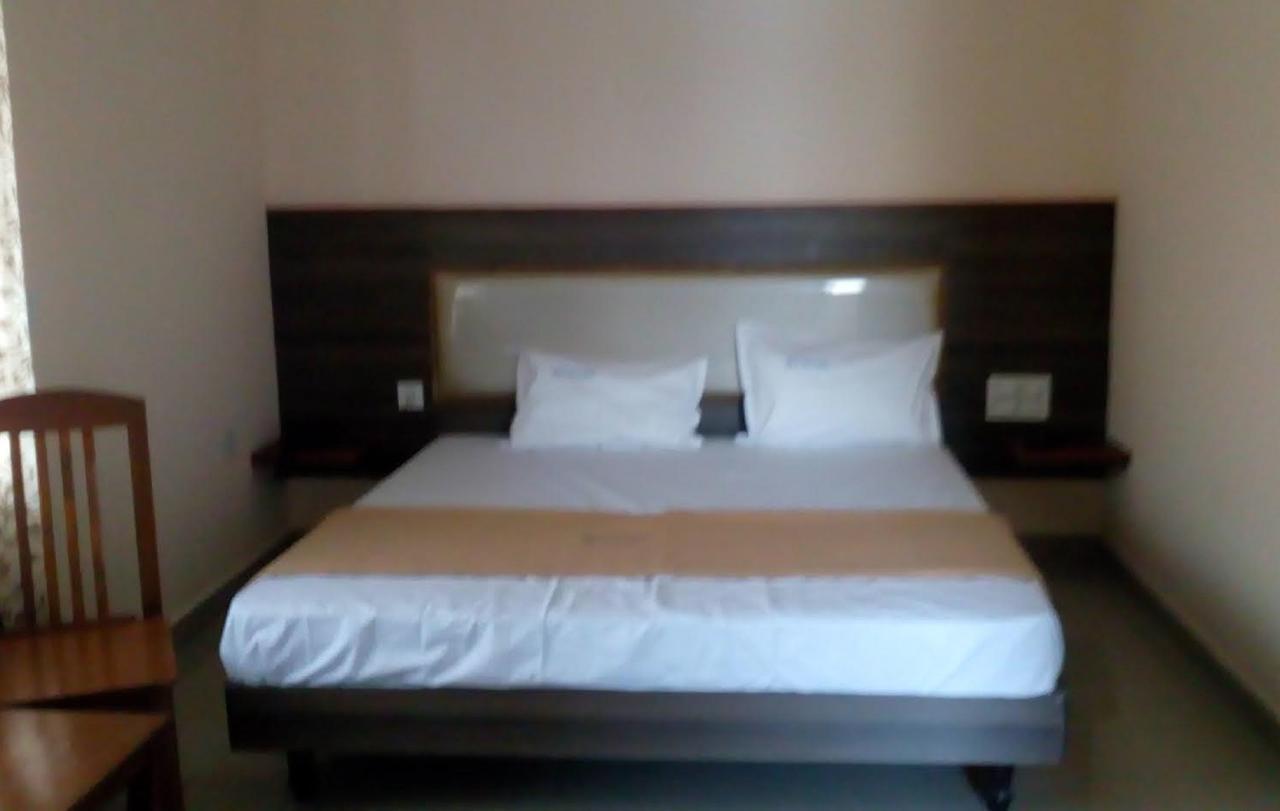 Hotel Meyyappaa Karaikkudi Ngoại thất bức ảnh