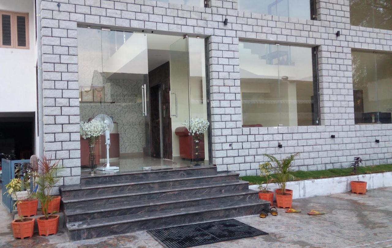 Hotel Meyyappaa Karaikkudi Ngoại thất bức ảnh